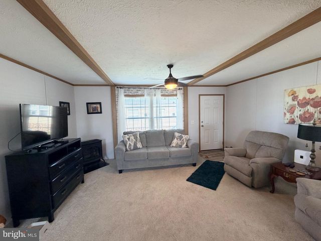 320 VALENTINE DR, Martinsburg, WV 25405
