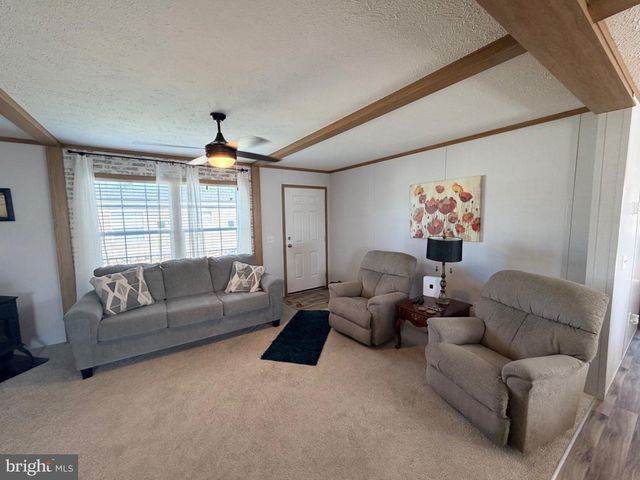 320 VALENTINE DR, Martinsburg, WV 25405
