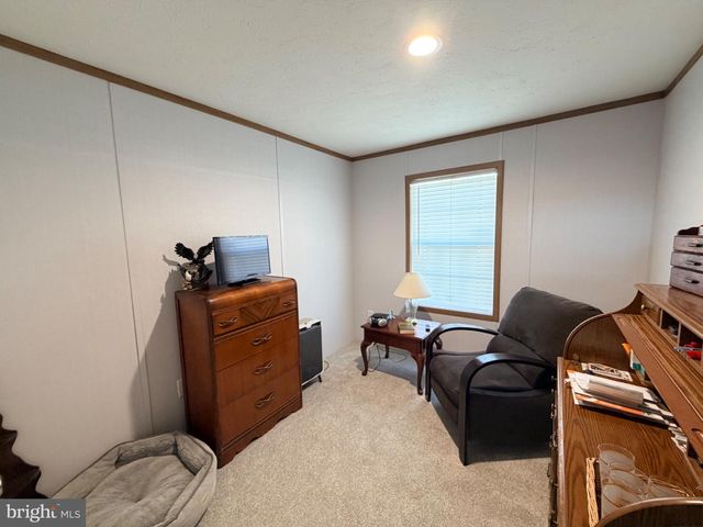 320 VALENTINE DR, Martinsburg, WV 25405