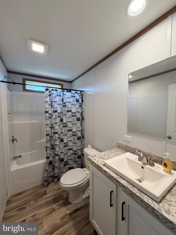 320 VALENTINE DR, Martinsburg, WV 25405