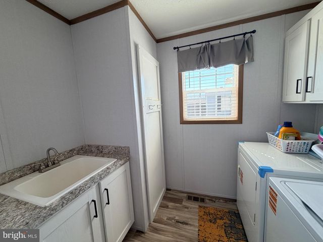 320 VALENTINE DR, Martinsburg, WV 25405