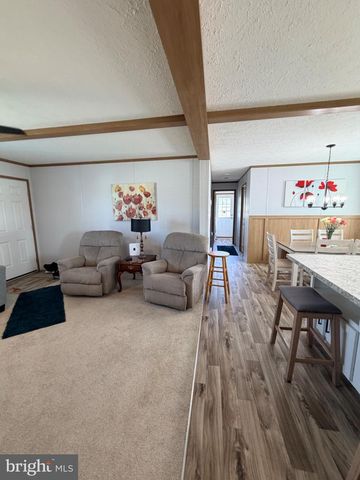 320 VALENTINE DR, Martinsburg, WV 25405