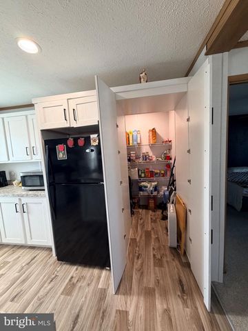 320 VALENTINE DR, Martinsburg, WV 25405