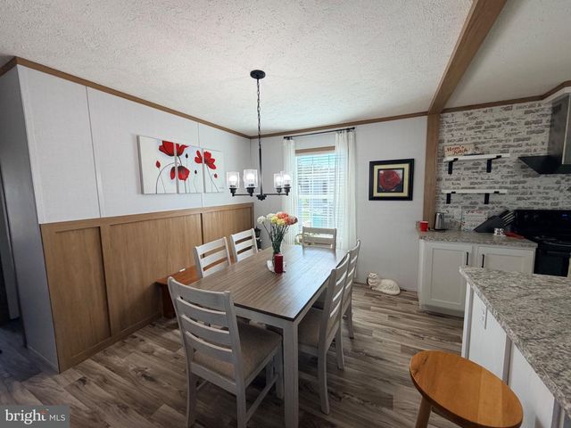 320 VALENTINE DR, Martinsburg, WV 25405