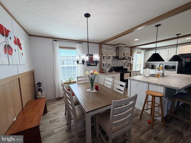320 VALENTINE DR, Martinsburg, WV 25405