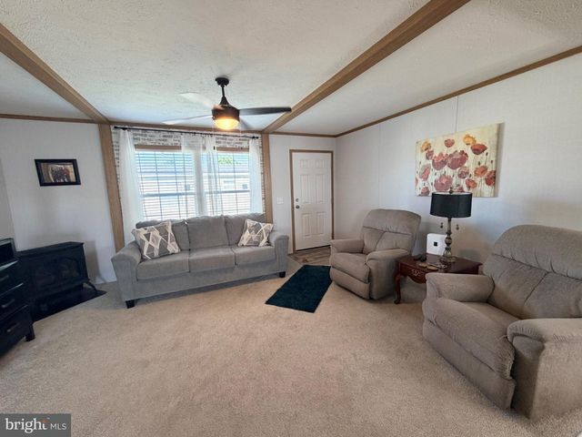 320 VALENTINE DR, Martinsburg, WV 25405