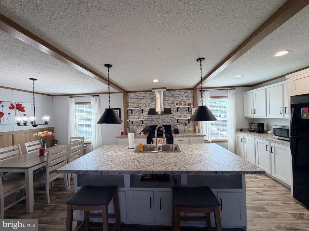 320 VALENTINE DR, Martinsburg, WV 25405