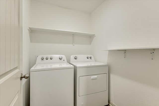 115 Sweetwater Creek LN, Hutto, TX 78634