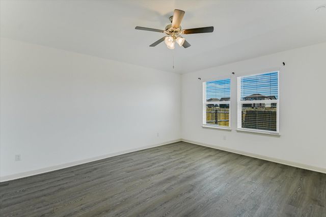 115 Sweetwater Creek LN, Hutto, TX 78634