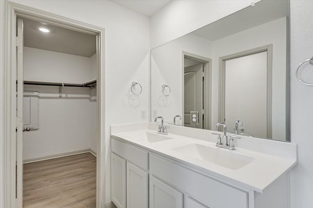 115 Sweetwater Creek LN, Hutto, TX 78634