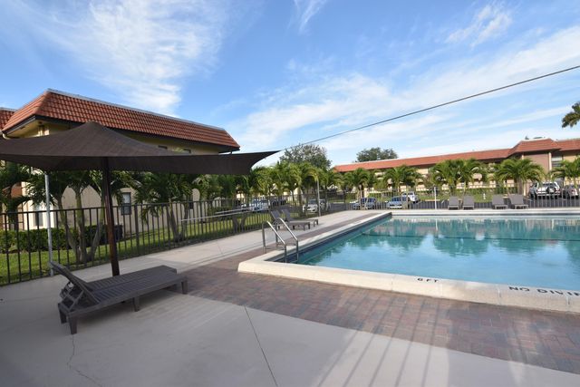 21895 Lake Forest Circle 102, Boca Raton, FL 33433