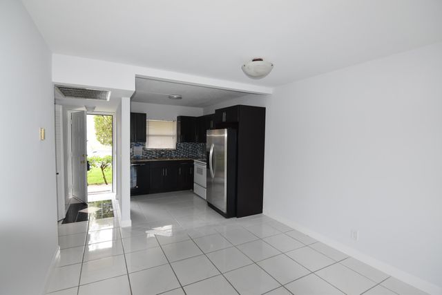 21895 Lake Forest Circle 102, Boca Raton, FL 33433