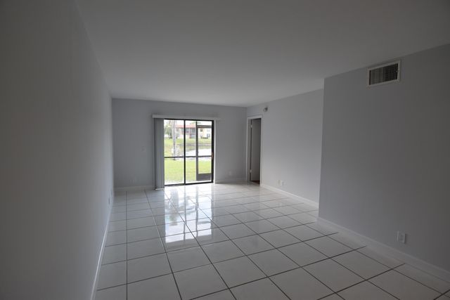 21895 Lake Forest Circle 102, Boca Raton, FL 33433