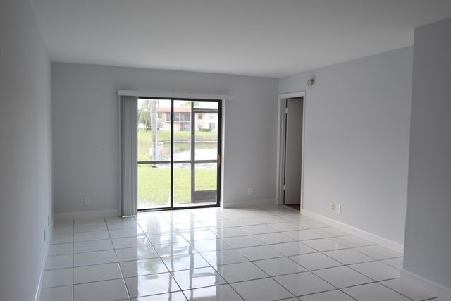 21895 Lake Forest Circle 102, Boca Raton, FL 33433