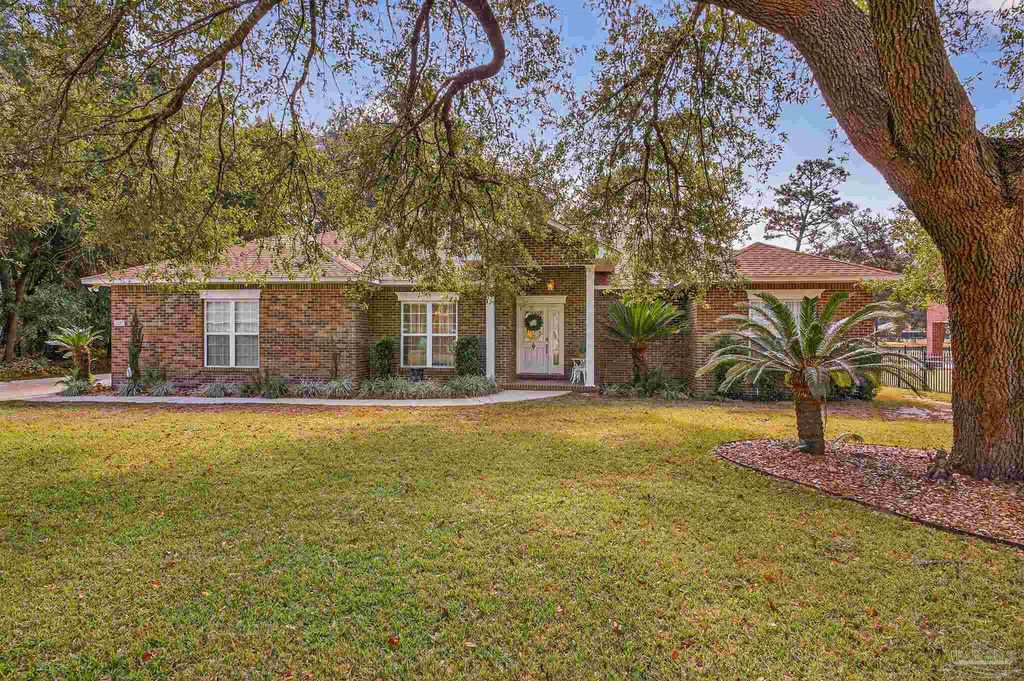 5685 Nicklaus Ln, Milton, FL 32570