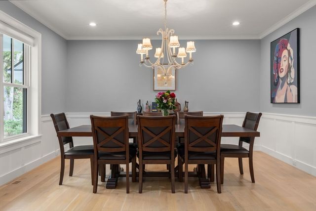 55 Oakdale Ave, Weston, MA 02493