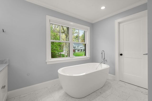55 Oakdale Ave, Weston, MA 02493