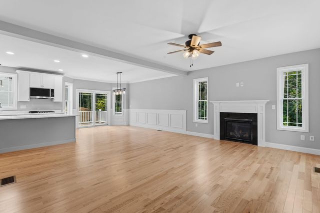 17 Bernice Street, Hooksett, NH 03106