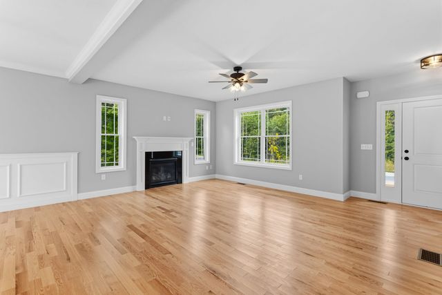 17 Bernice Street, Hooksett, NH 03106