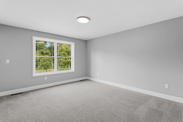 17 Bernice Street, Hooksett, NH 03106