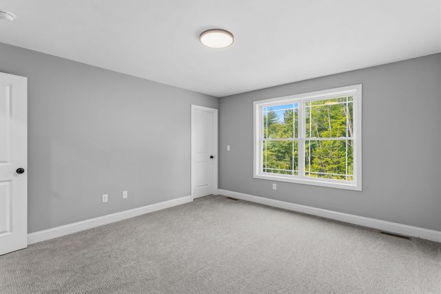 17 Bernice Street, Hooksett, NH 03106