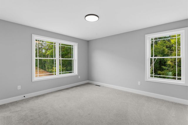 17 Bernice Street, Hooksett, NH 03106