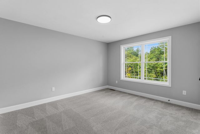 17 Bernice Street, Hooksett, NH 03106