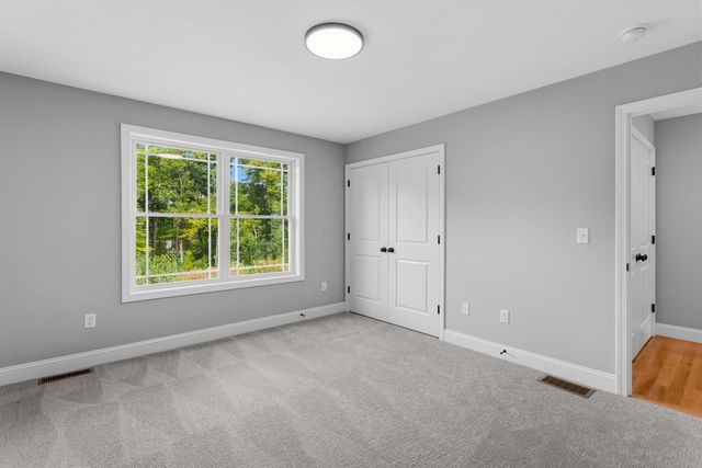 17 Bernice Street, Hooksett, NH 03106