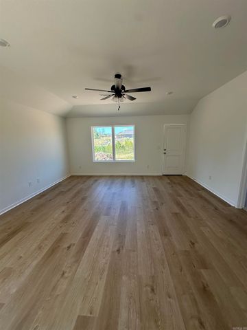 8104 Chesapeake Trail, Bauxite, AR 72011
