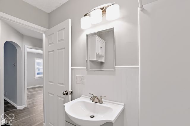 1749 Christopher Lane, Indianapolis, IN 46224