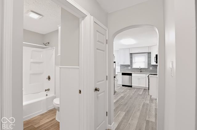 1749 Christopher Lane, Indianapolis, IN 46224