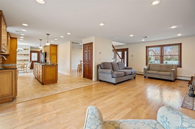 303 Sherbrooke Road, Lindenhurst, NY 11757