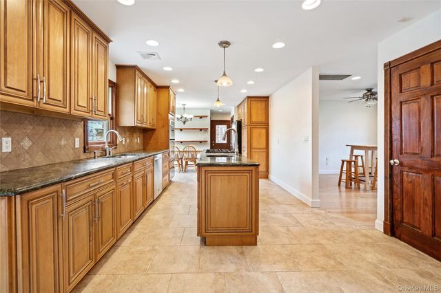 303 Sherbrooke Road, Lindenhurst, NY 11757