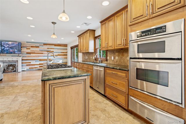 303 Sherbrooke Road, Lindenhurst, NY 11757