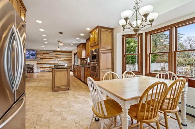 303 Sherbrooke Road, Lindenhurst, NY 11757