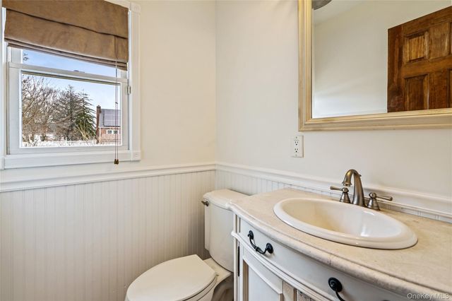 303 Sherbrooke Road, Lindenhurst, NY 11757