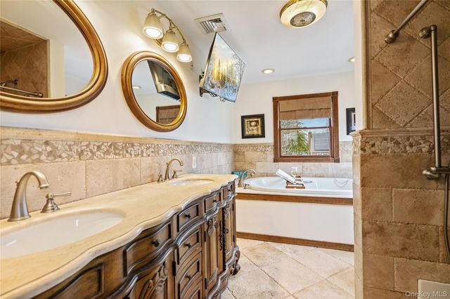 303 Sherbrooke Road, Lindenhurst, NY 11757