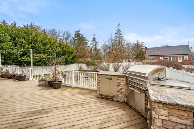 303 Sherbrooke Road, Lindenhurst, NY 11757