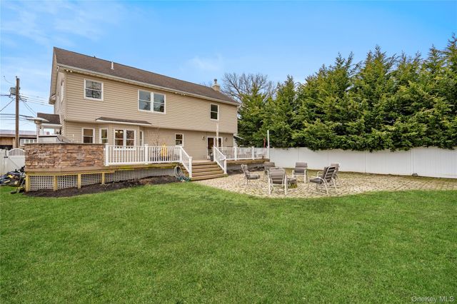 303 Sherbrooke Road, Lindenhurst, NY 11757