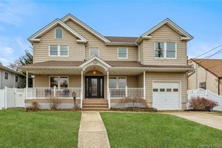 303 Sherbrooke Road, Lindenhurst, NY 11757