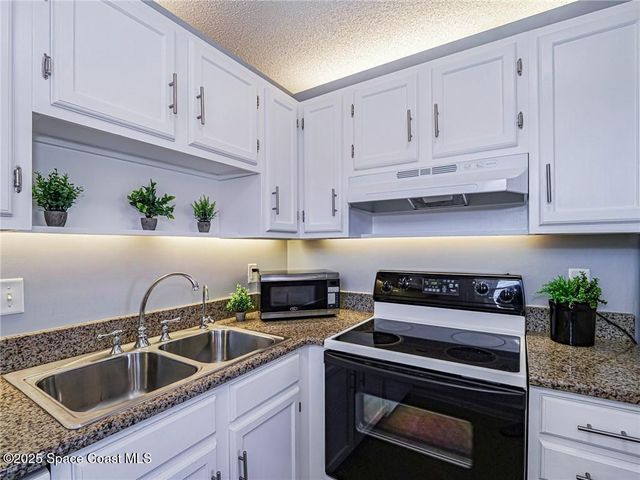 66 Woodland Drive 203, Vero Beach, FL 32962