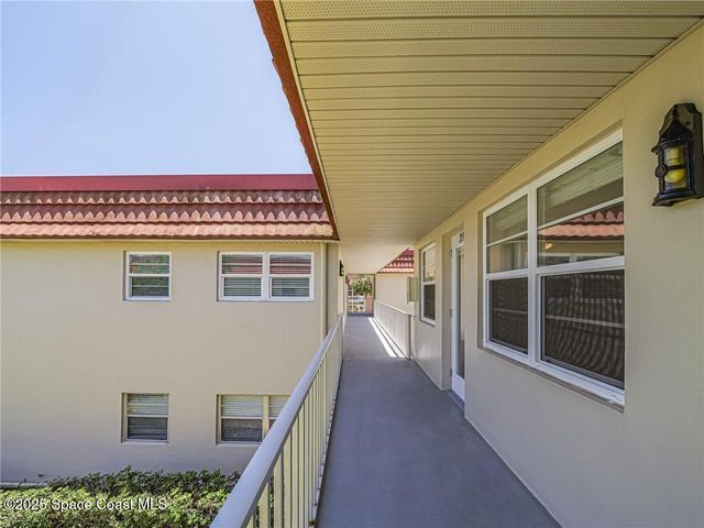 66 Woodland Drive 203, Vero Beach, FL 32962