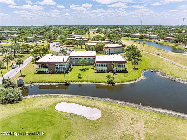 66 Woodland Drive 203, Vero Beach, FL 32962