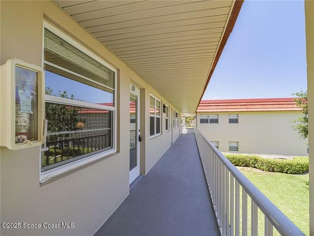 66 Woodland Drive 203, Vero Beach, FL 32962