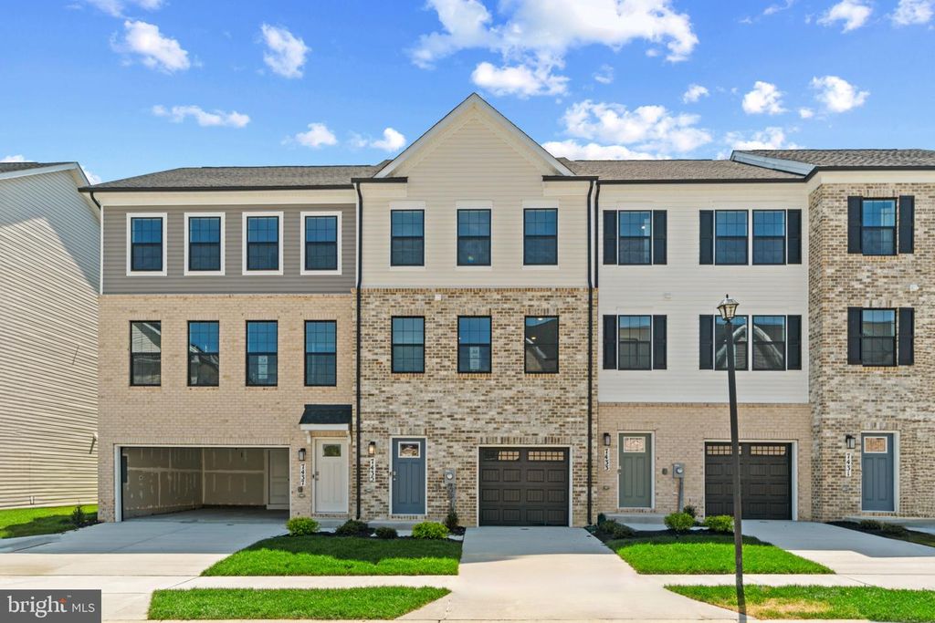 3404 LANDON WALKER LN, Upper Marlboro, MD 20774