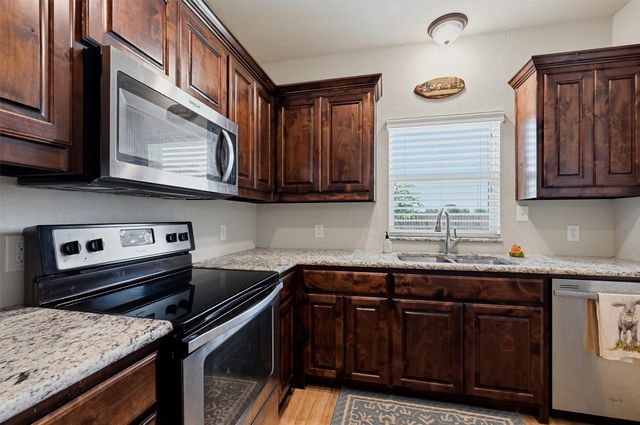 816 E Northside Drive, Pilot Point, TX 76258