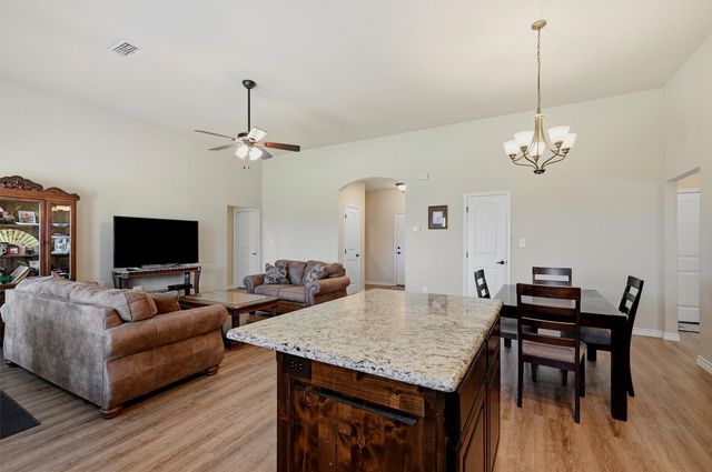 816 E Northside Drive, Pilot Point, TX 76258