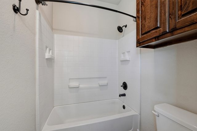 816 E Northside Drive, Pilot Point, TX 76258