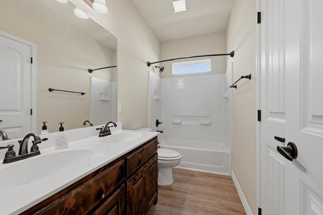816 E Northside Drive, Pilot Point, TX 76258