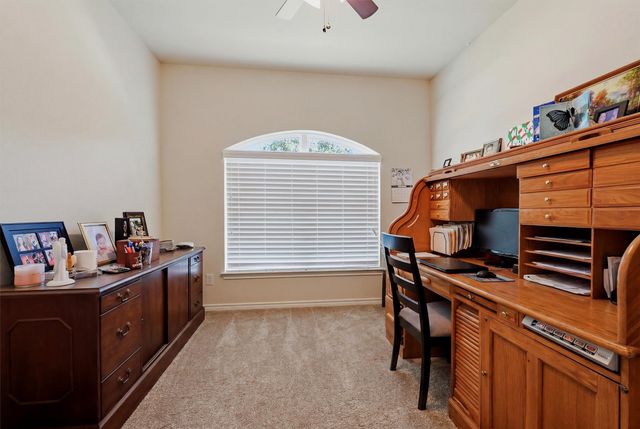 816 E Northside Drive, Pilot Point, TX 76258